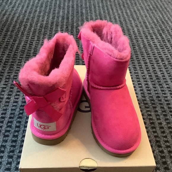 Ugg Uggs Bailey bow toddler girls cerise hot pink fuchsia boots 11 - Picture 1 of 7